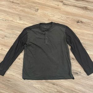Eddie Bauer men’s black long sleeve